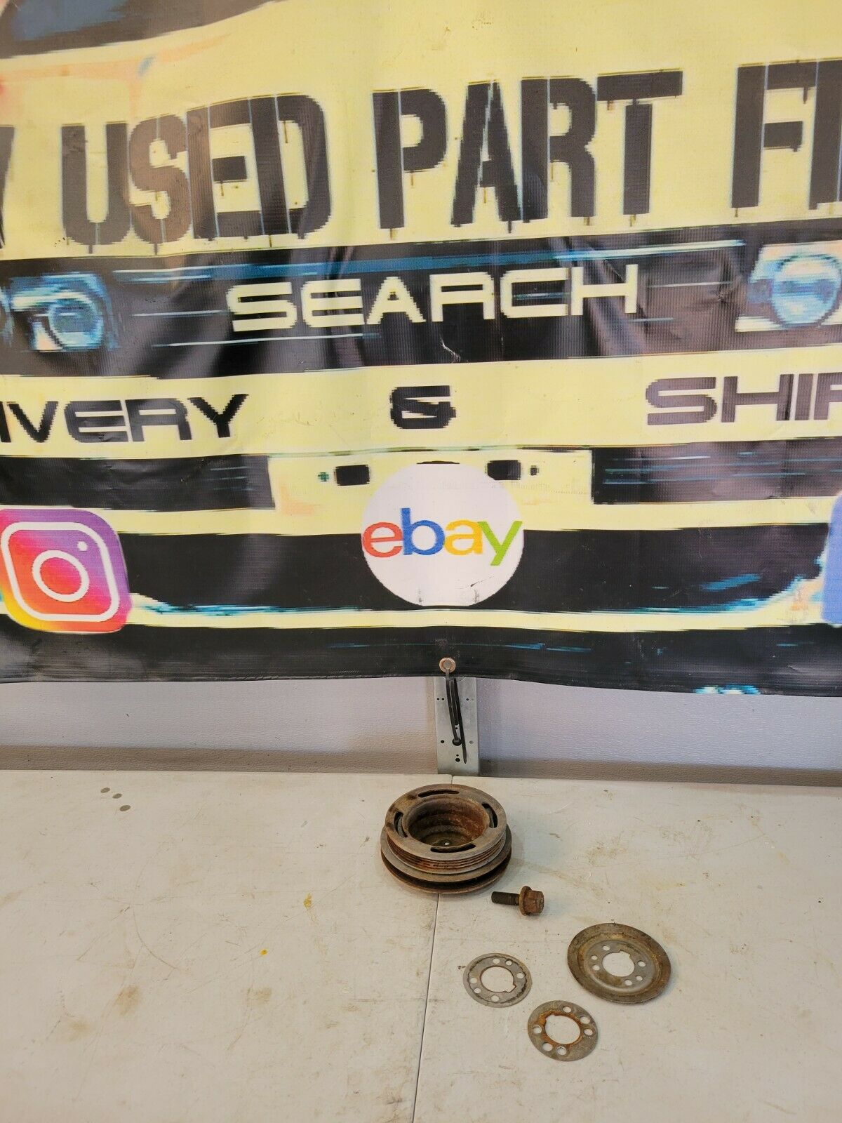 1990 Mazda Miata Mx5 1.6L Small Nose harmonic balancer and bolt Crank Pulley