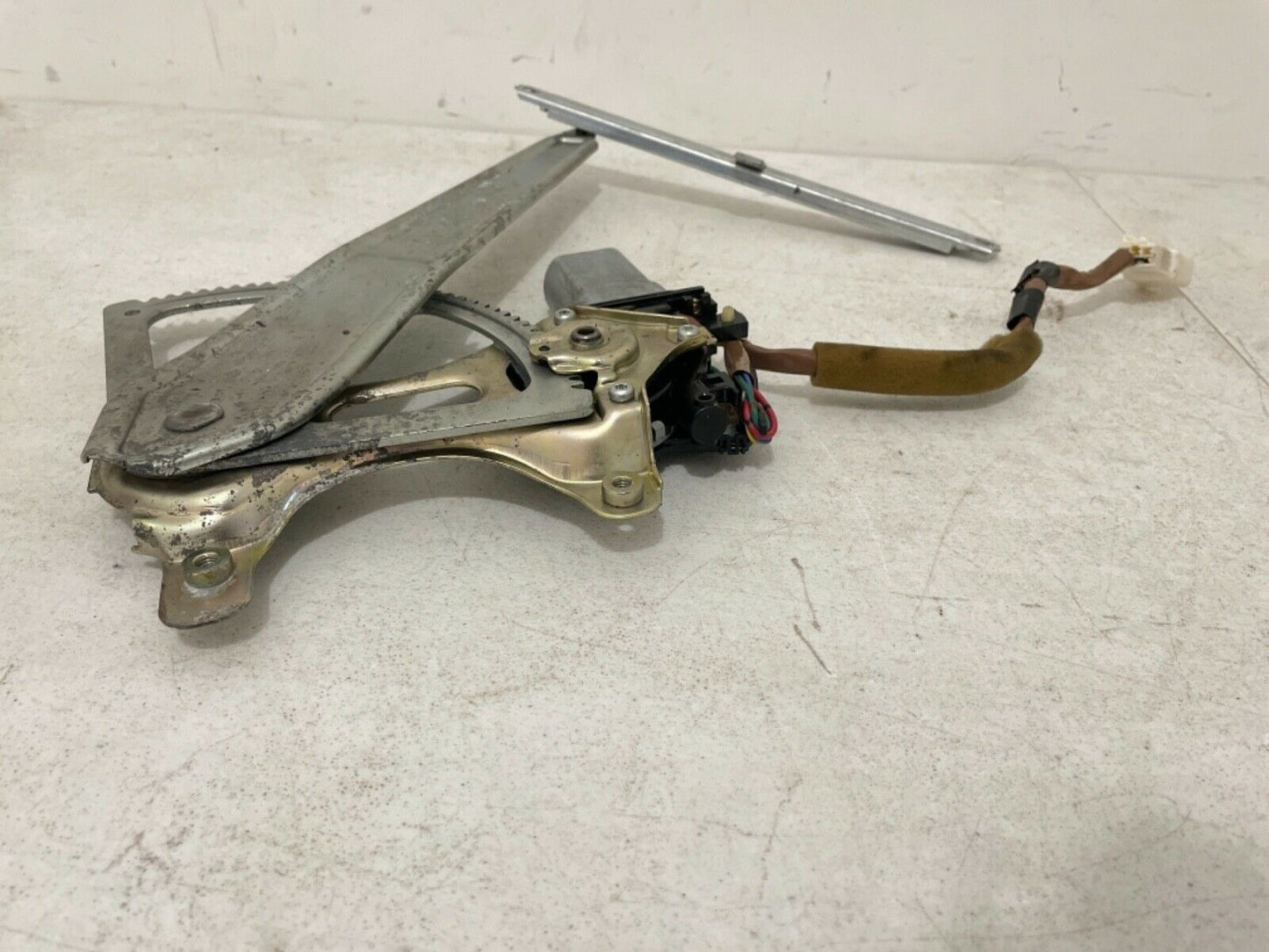 2001 2002 2003 Lexus Ls430 Window Regulator with Motor Rear Passenger/Right