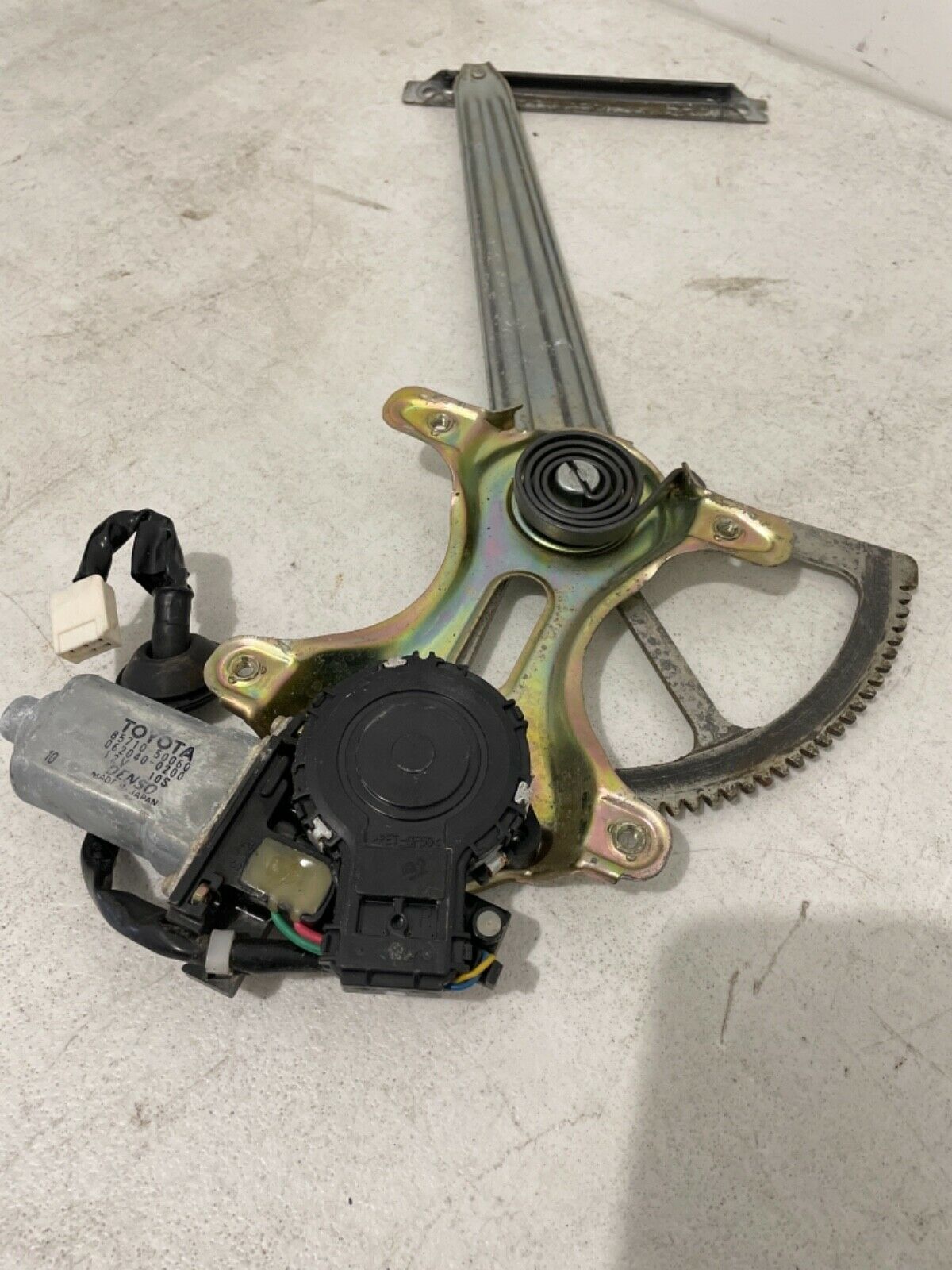 1998 1999 2000 Lexus Ls400 Window Regulator with Motor Right Front