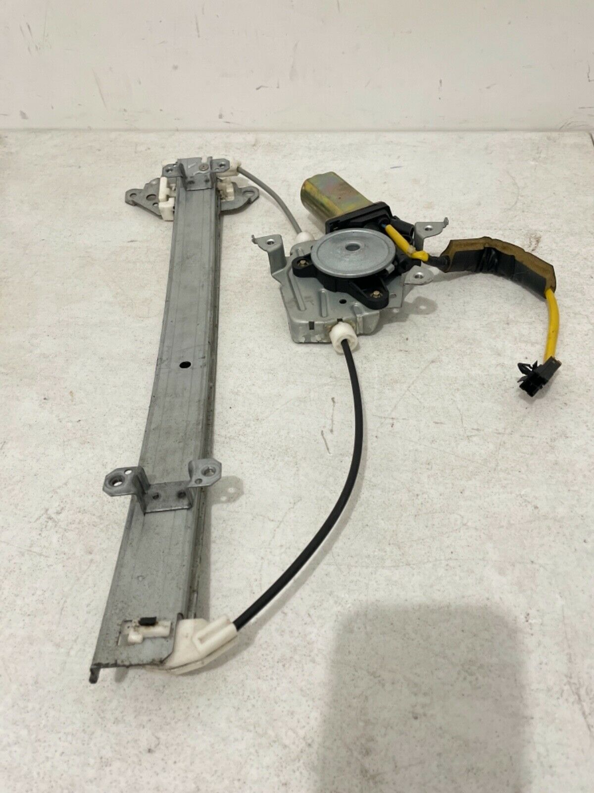 1997 1998 1999 Infiniti Q45 Window Regulator REAR DRIVER/LEFT