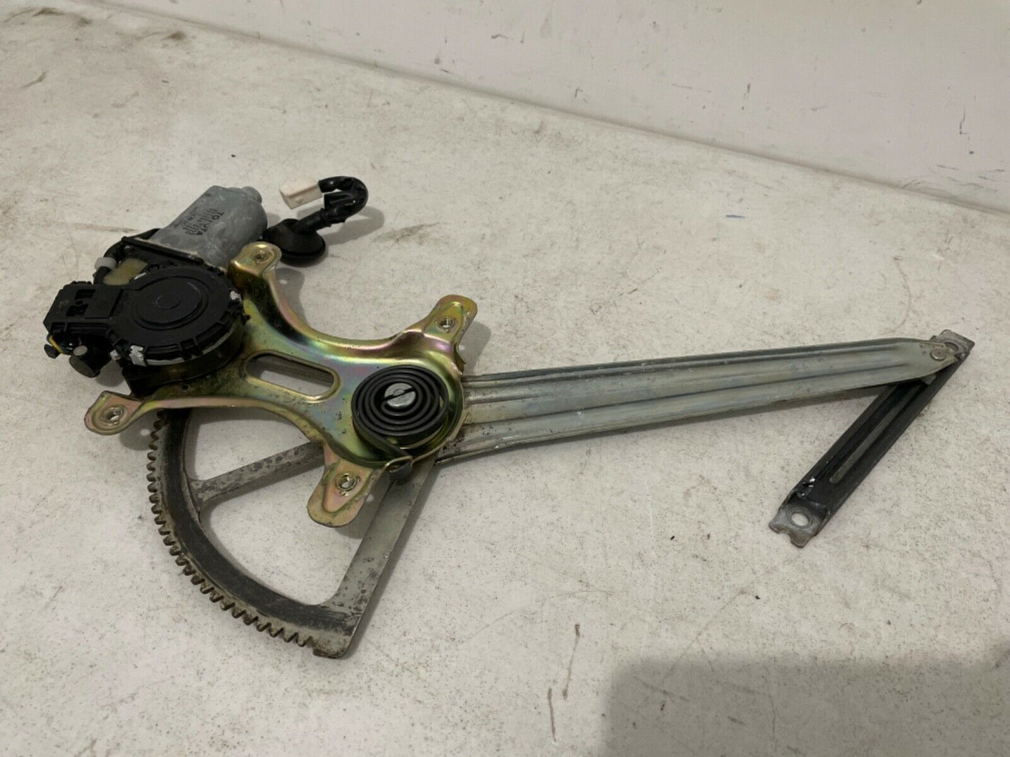 1998 1999 2000 Lexus Ls400 Window Regulator with Motor Right Front