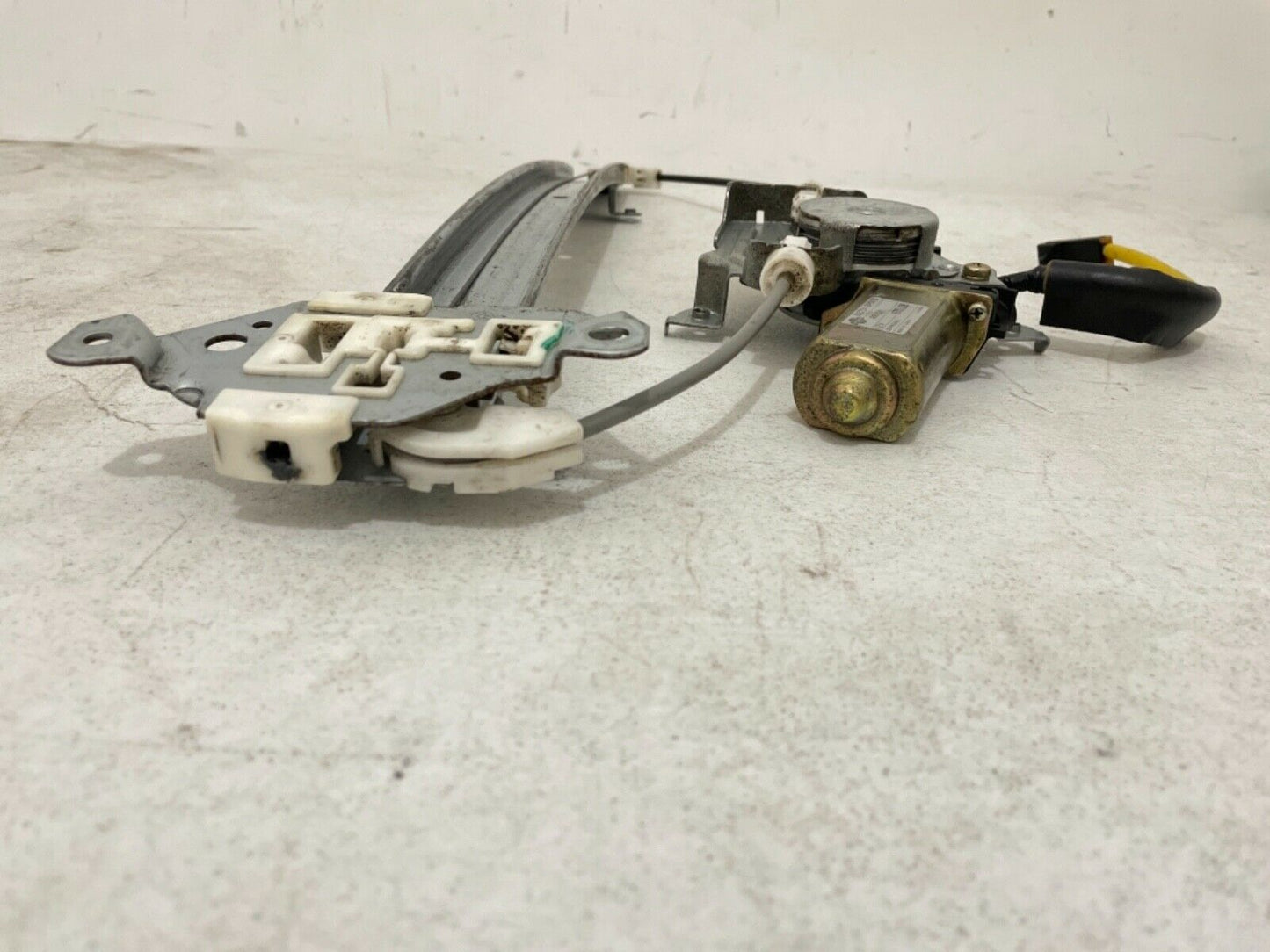 1997 1998 1999 Infiniti Q45 Window Regulator REAR DRIVER/LEFT