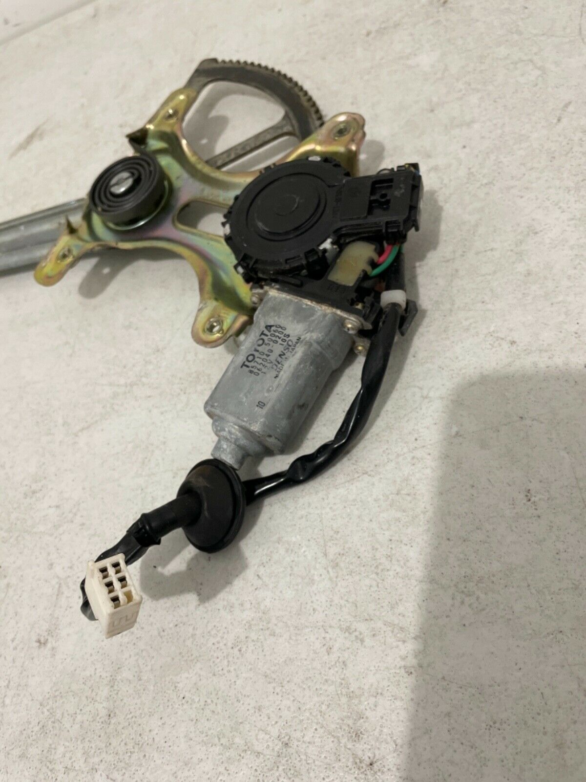 1998 1999 2000 Lexus Ls400 Window Regulator with Motor Right Front