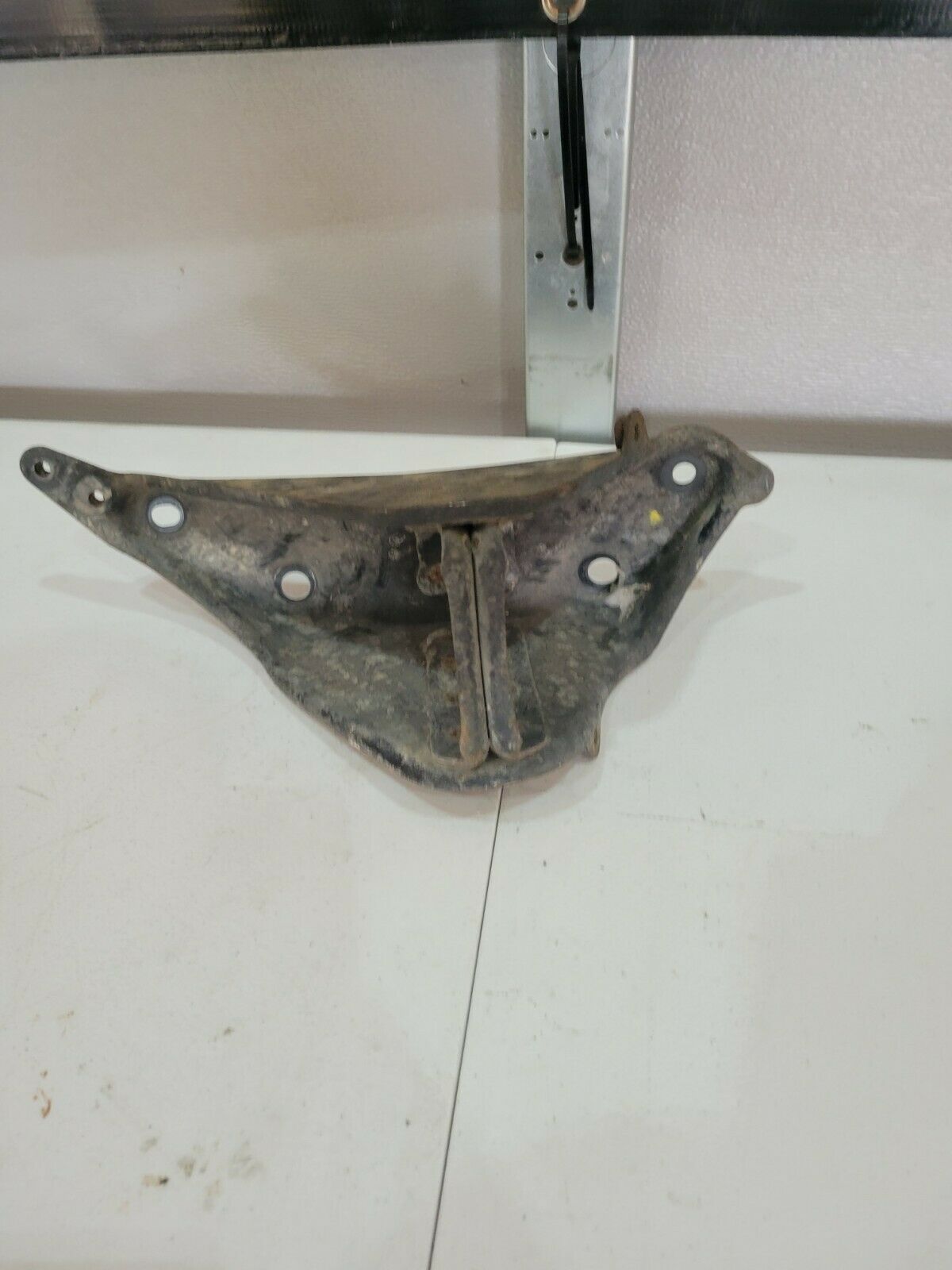 1991 1992 Toyota Mr2 Left Front Tencion Trailing Arm Bracket