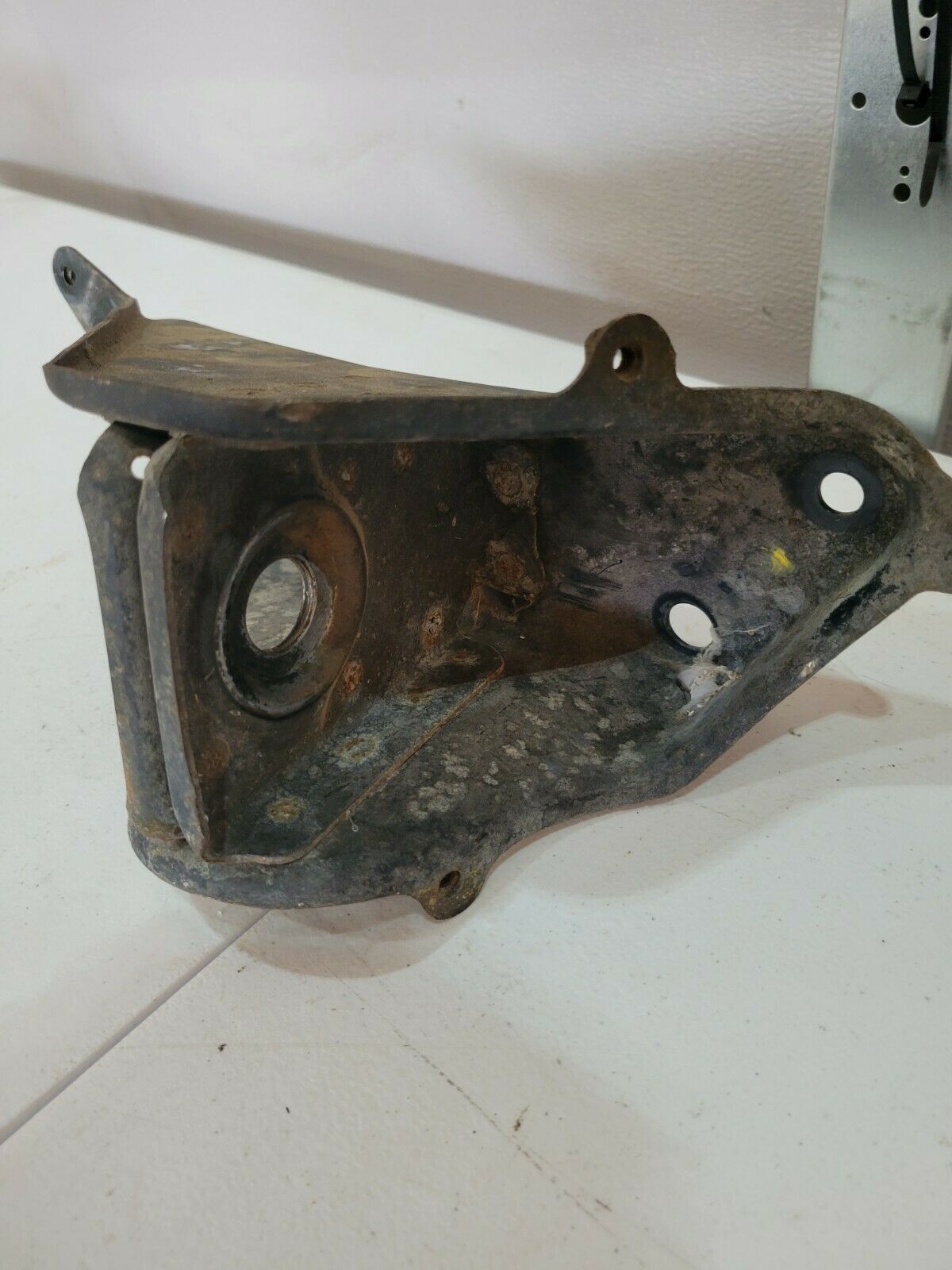 1991 1992 Toyota Mr2 Left Front Tencion Trailing Arm Bracket