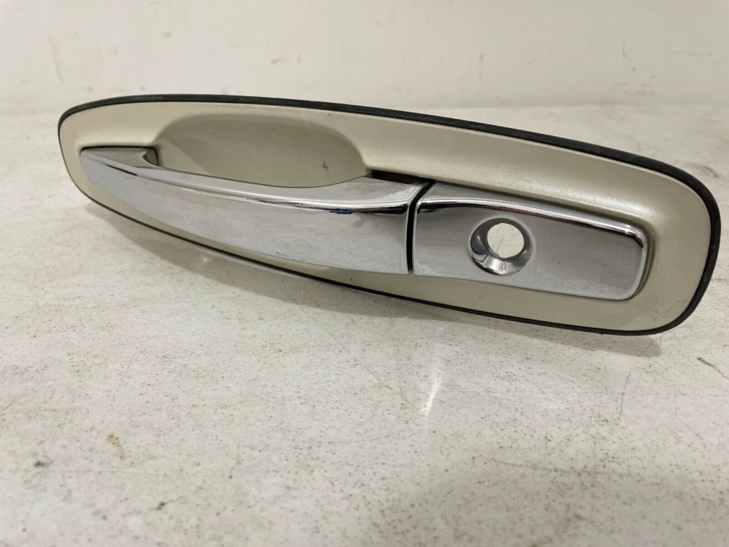 1997 1998 1999 2000 2001 Infiniti Q45 Exterior Handle Passenger/Right Front