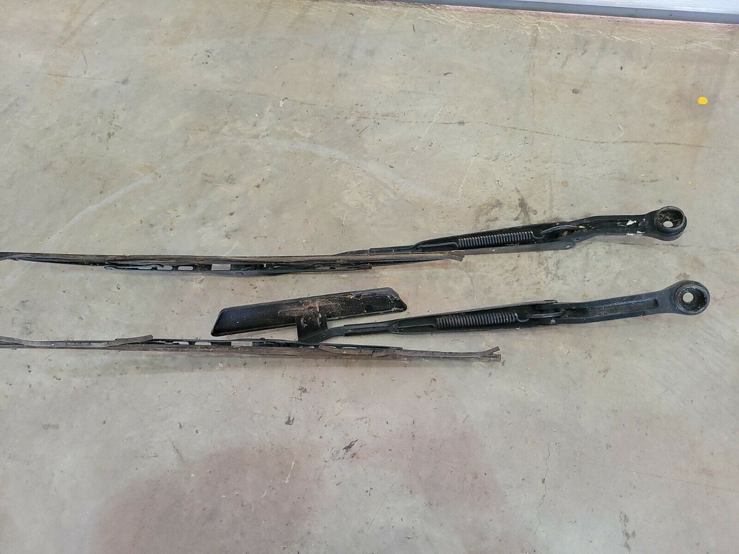 1991 1992 1993 1994 1995 1996 Mazda Mx5 Miata NA Windshield Wipers Arms