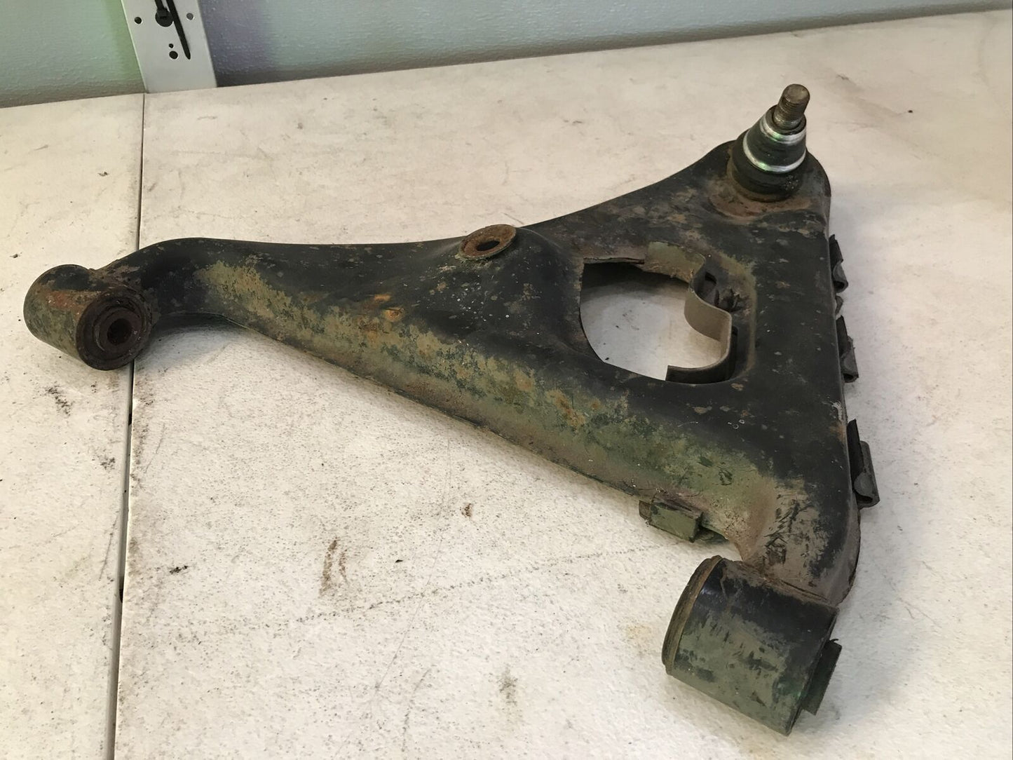 1990-1996 Nissan 300zx Right Passenger Rear Lower Control Arm