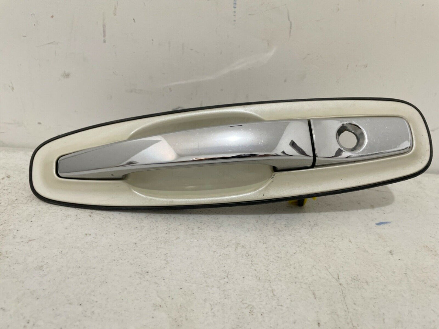 1997 1998 1999 2000 2001 Infiniti Q45 Exterior Handle Passenger/Right Front