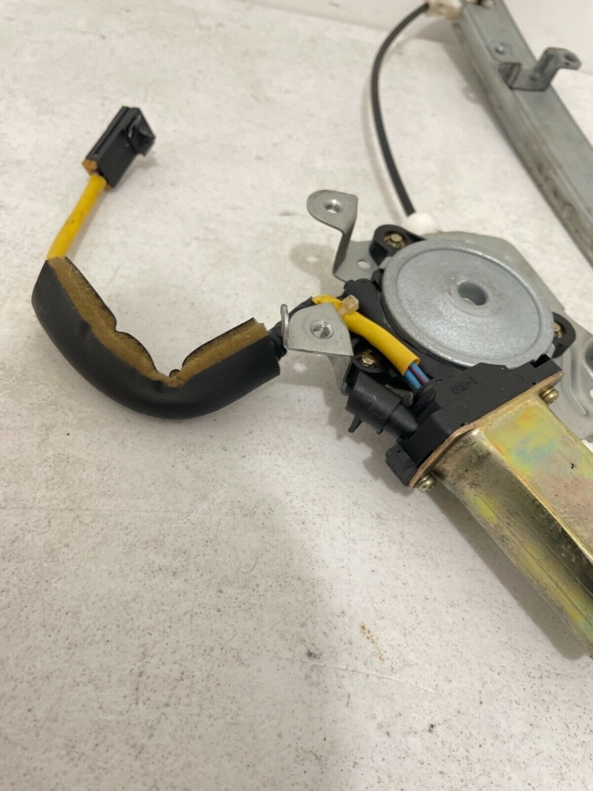 1997 1998 1999 Infiniti Q45 Window Regulator REAR DRIVER/LEFT