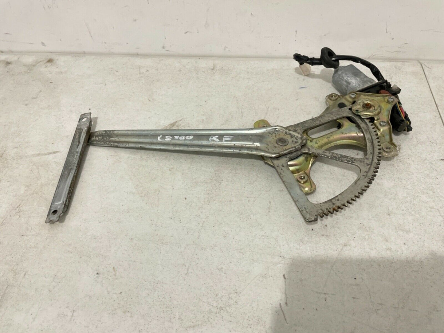 1998 1999 2000 Lexus Ls400 Window Regulator with Motor Right Front